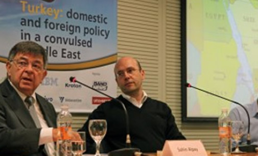 Debate com o jornalista turco Sahin Alpay sobre política externa e interna