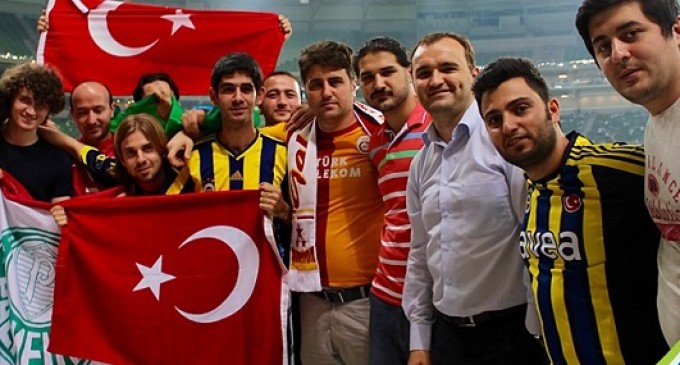 Carinho dos turcos residentes no Brasil na despedida do Alex
