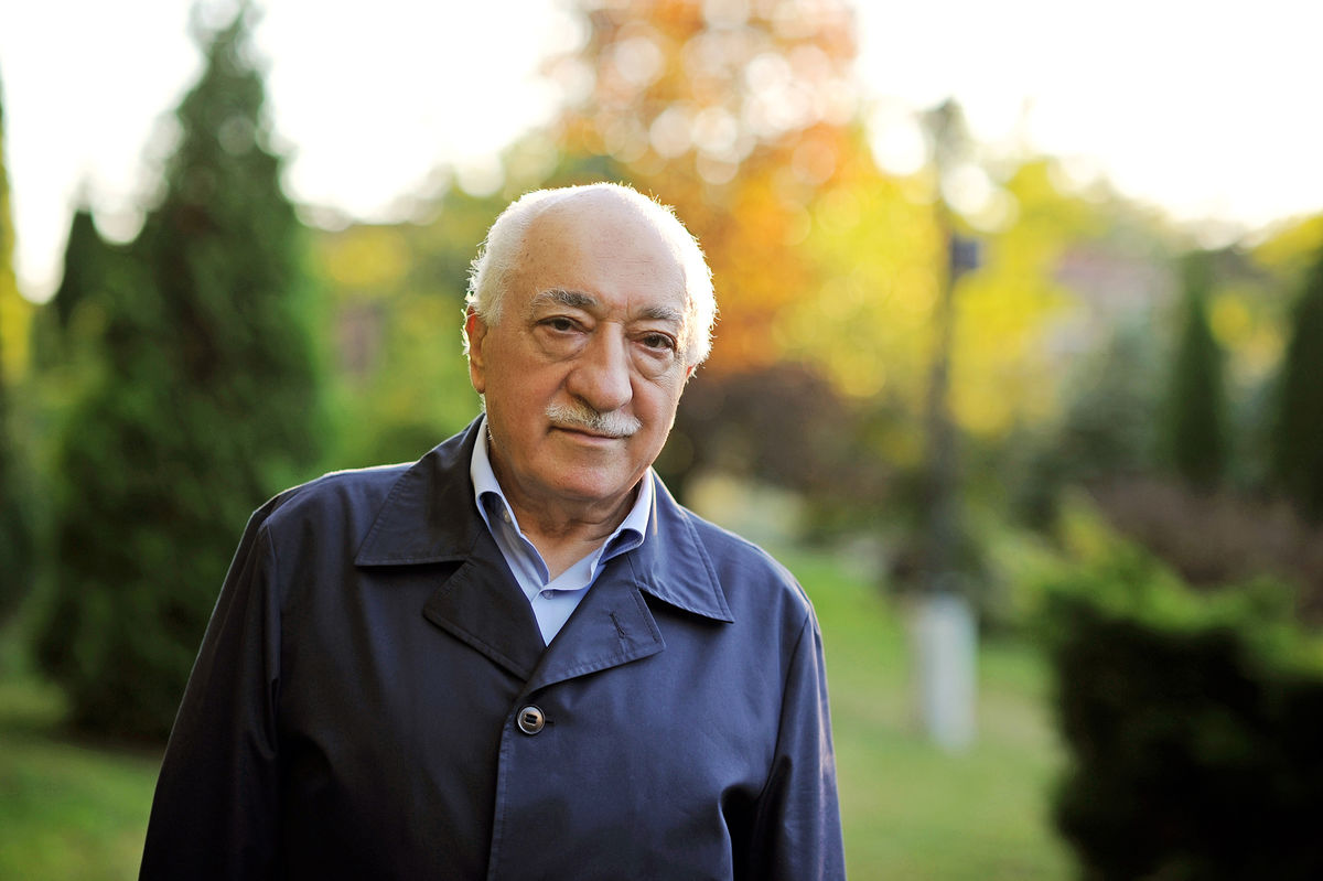 Fethullah Gülen: Ameaça, Filantropo ou Ambos?