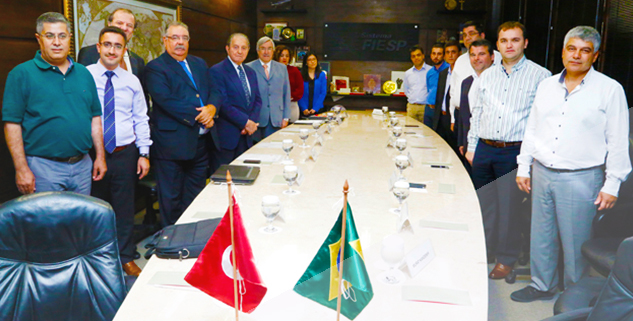 Presidente da Câmara de Comércio e Indústria Turco-Brasileira participa de reunião com departamento da Fiesp