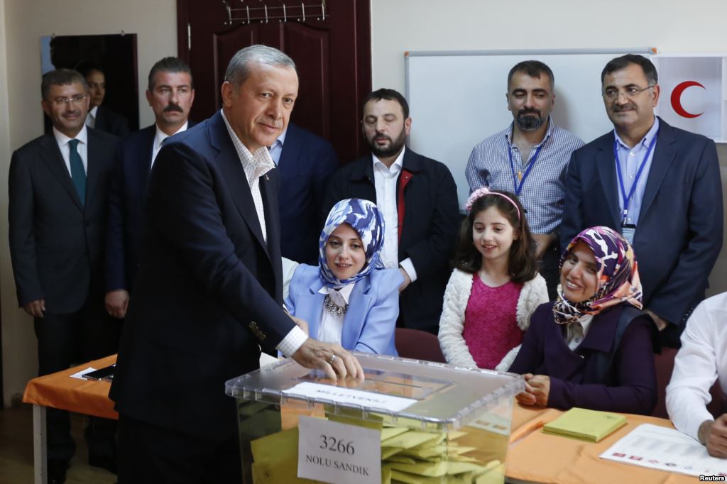Gülen diz que a urna não é tudo numa democracia