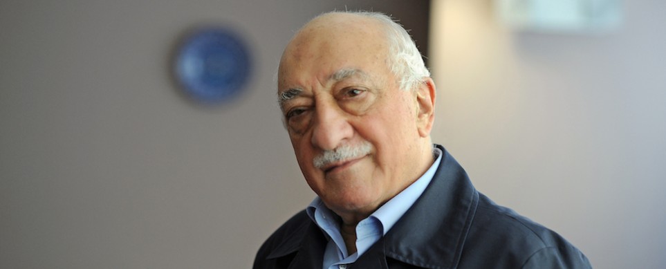 fethullah gulen falando triste condenar terrorismo plano erdogan assassinar Fethullah Gülen