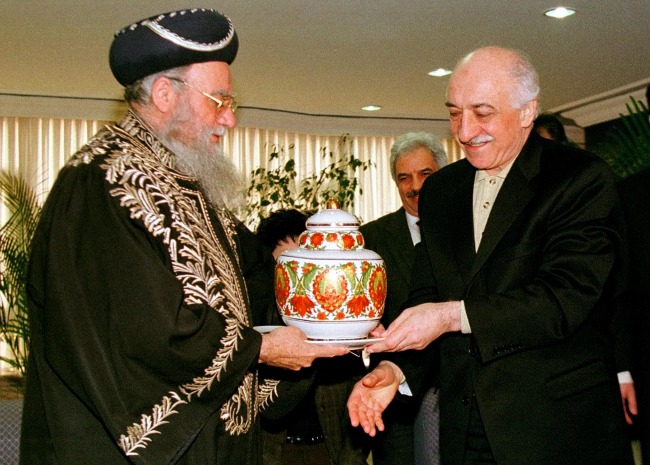Fethullah Gülen: Contribuições para Paz Mundial e o Diálogo Inter-Religioso