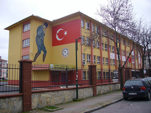 O fechamento das escolas turcas é impossível; a demanda está crescendo