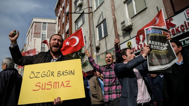 zaman-jornal-turquia-protestos-placas