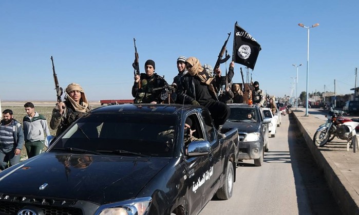 estado-islamico-grupos-jihadistas-armas-carros-bandeiras-terroristas grupos jihadistas