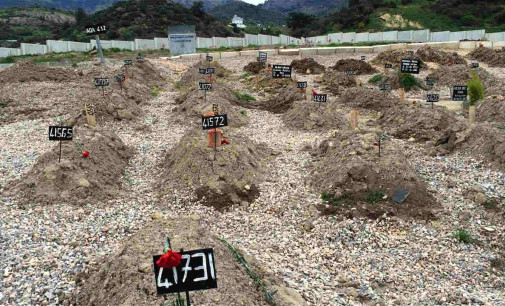 Refugiados são enterrados em cemitério na Turquia