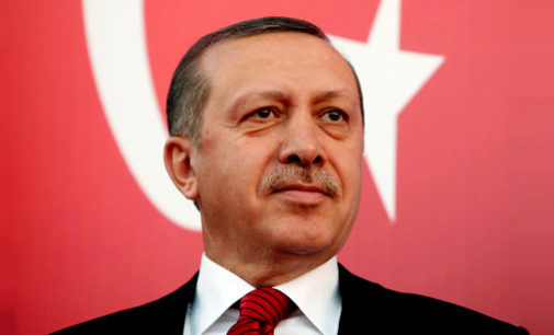 Aliado de Erdogan novo líder do AKP