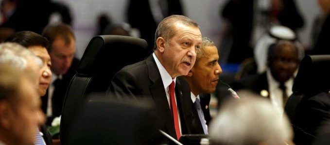 erdogan-presidente-turquia-falando-poder-ditador-autoritario