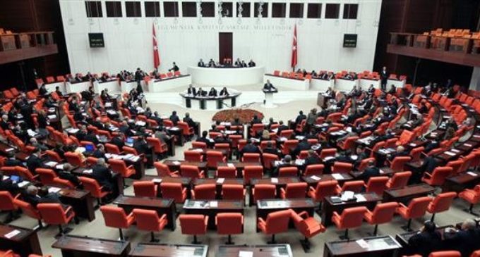 Parlamento turco apresenta relatório sobre golpe de Estado frustrado