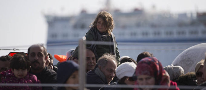 Crianças sírias refugiados-expulsos-grecia-turquia-siria