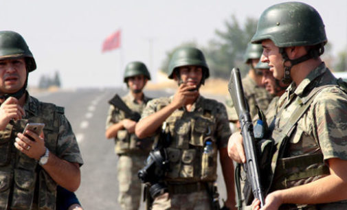 Quatro soldados turcos morrem em explosão