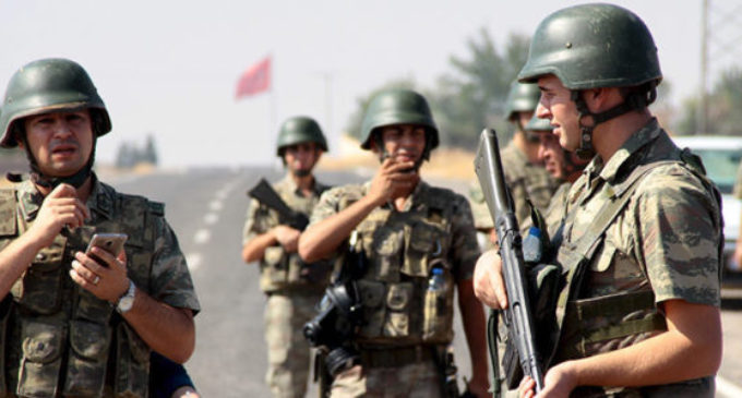 Quatro soldados turcos morrem em explosão