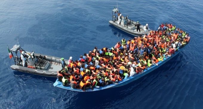 refugiados-africa-mediterraneo-barco resgates