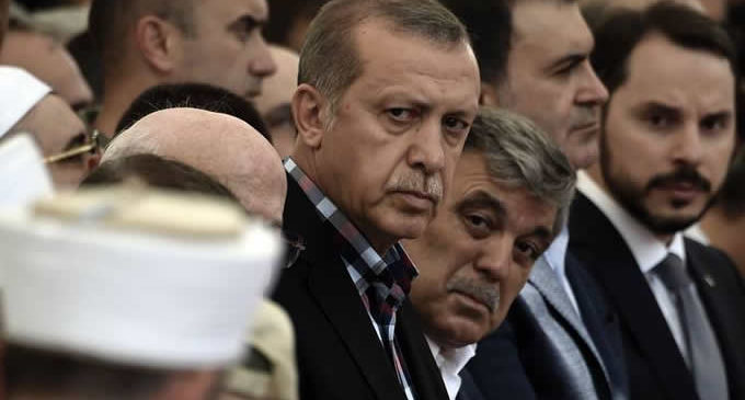 UE teme que líder turco use golpe para ampliar repressão a opositores