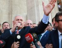 Turquia detém 26 generais; primeiro-ministro descarta vingança