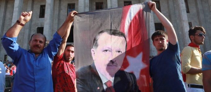 apoiadores erdogan presidente turquia golpe militar istambul ancara