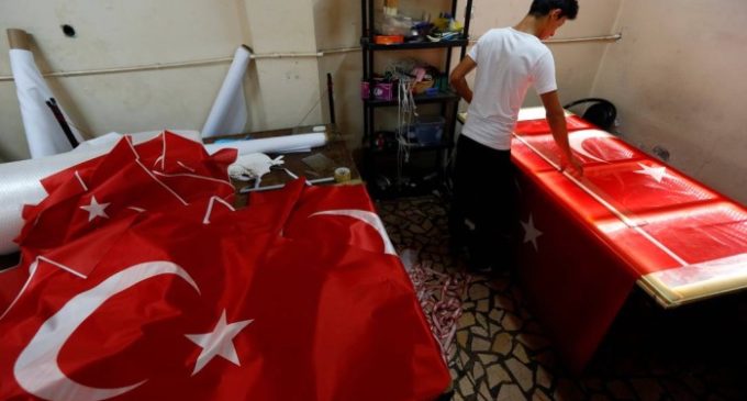Lojistas turcos esperam vender dez milhões de bandeiras