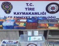 Livros e jornais usados como evidência para demonstrar seguidores do Gulen como terroristas