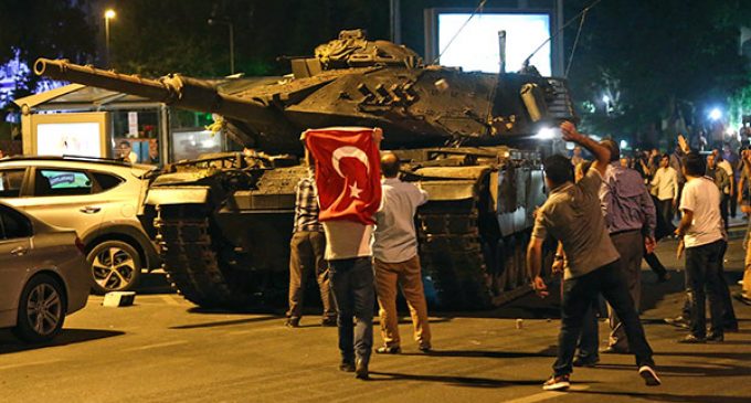 AKP evita investigação sobre a tentativa de golpe