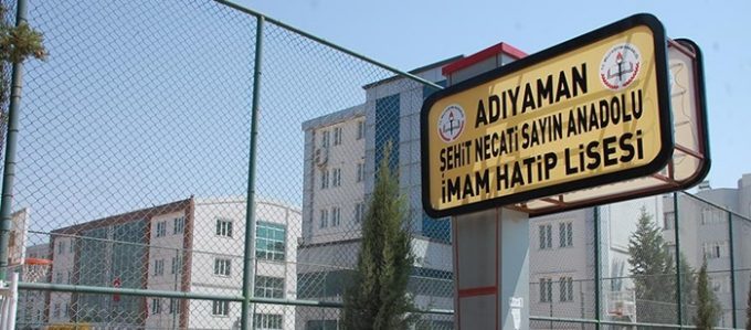 adiyaman escola ciencias religiosa transformada imam hatip erdogan golpe expurgo