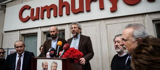 can dundar cumhuriyet editor chefe redação jornal turquia akp erdogan golpe expurgo
