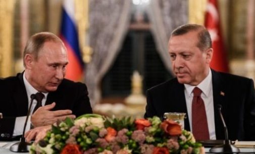 Turquia, Rússia assinam acordo de gás natural, normalizam as relações