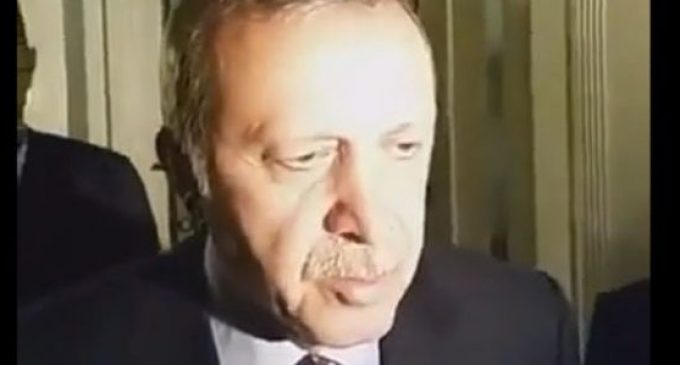 Vídeo da noite do golpe recém-lançado mostra que Erdogan acusa imediatamente Gulen da tentativa de golpe