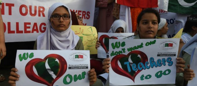 paquistão paquistaneses pakturk profesores escolas colégios turquia turcos erdogan golpe expurgo