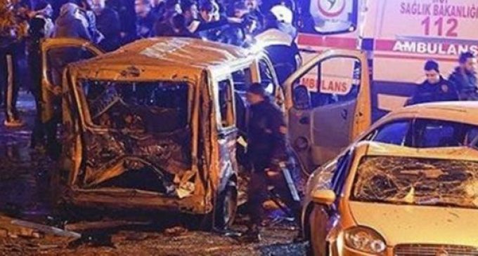 Carro cheio de explosivos vaga por Istambul por 12 horas antes da explosão