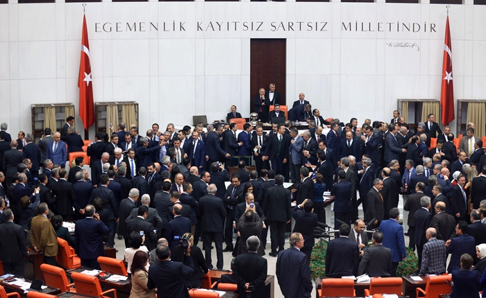 HRW Human Rights Watch mundança constituição emenda sistema parlamentarismo presidencialismo presidente Erdogan