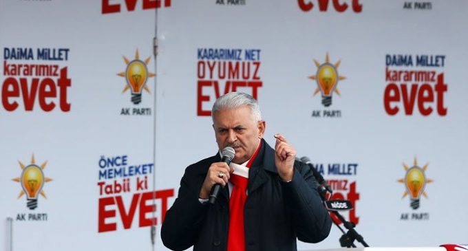 Premiê turco adverte a Europa sobre referendo: Não se intrometa!