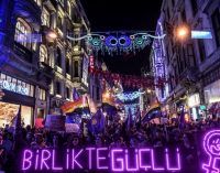 Marcha realizada em Istambul para marcar o Dia Internacional das Mulheres