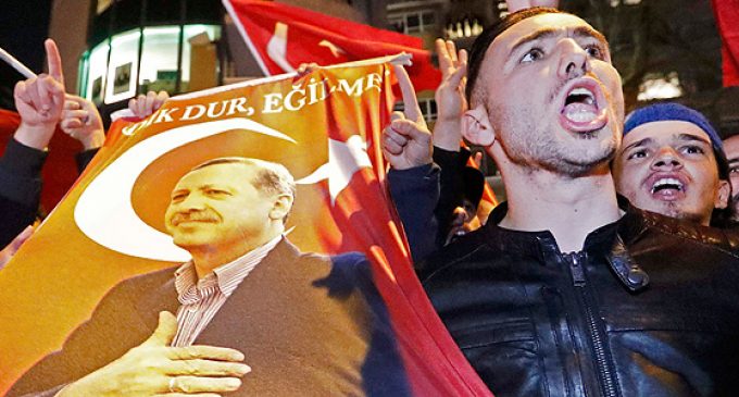 Após romper relações, Erdogan acusa Holanda de ‘terrorismo de Estado’