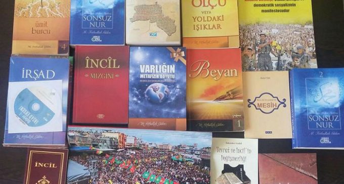 Polícia turca confisca livros islâmicos e Bíblia como evidência de terrorismo