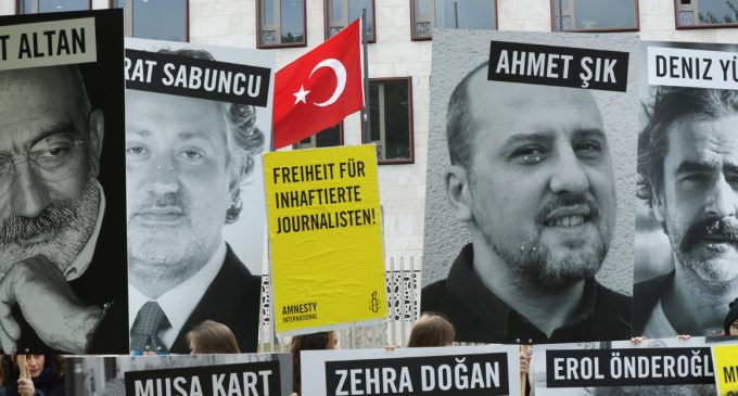 Detentos turcos poderiam perder o direito de apelar ao Tribunal Europeu