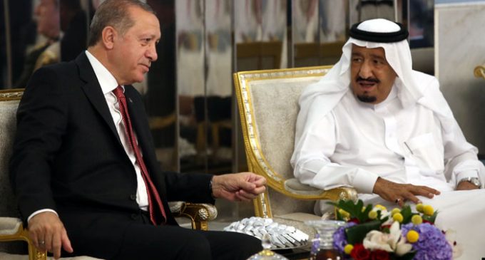 Erdogan ataca países ocidentais conforme inicia viagem pelo Golfo