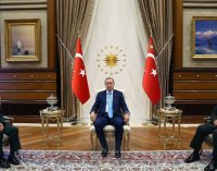 Turquia concorda em compartilhar inteligência com Irã durante visita do chefe do exército a Ancara