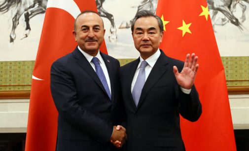Ancara promete a Pequim eliminar a posição anti-China na mídia turca