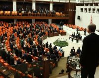 Parlamento Turco abolido com os novos decretos do governo, dizem deputados de oposição