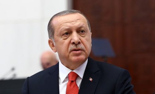 Ninguém foi prejudicado pelo estado de emergência, exceto os terroristas, diz Erdogan