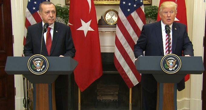 O homem no cerne da disputa entre EUA e Turquia está prestes a ir a julgamento