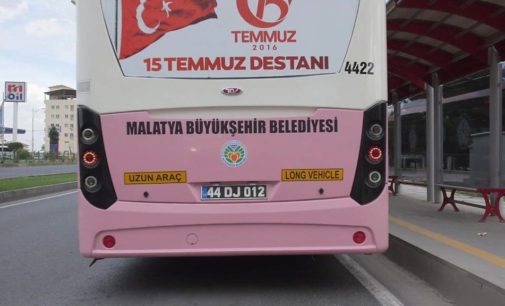 Cidade na Turquia lança ônibus rosa exclusivo para mulheres para combater assédio sexual