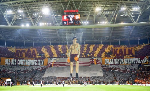 Investigação de terrorismo lançada contra exibição do Rocky pelo Galatasaray