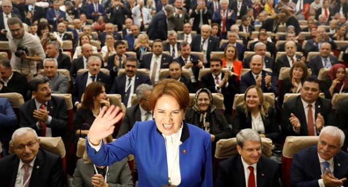 A dama de ferro turca que fundou um novo partido para desafiar Erdogan