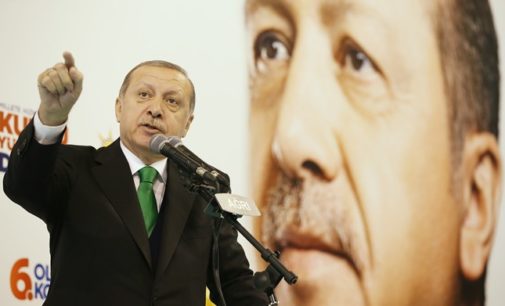 Erdogan diz que os EUA não terá sucesso em curvar a Turquia