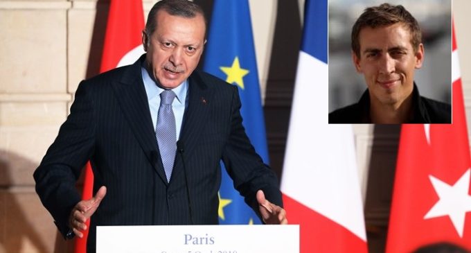 Erdogan repreende jornalista francês, diz que fala como um seguidor de Gulen