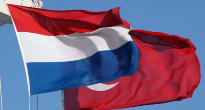 Holanda retira embaixador na Turquia devido a briga em 2017