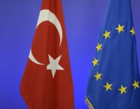 Pesquisa: Maioria dos turcos acreditam que Europa quer dividir a Turquia