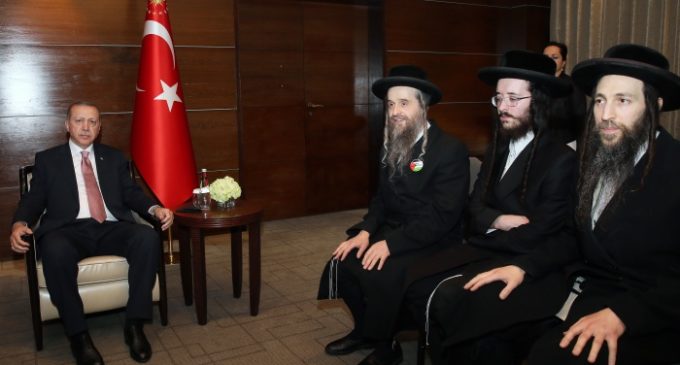 Erdogan da Turquia se reúne com organização anti-sionista em Londres